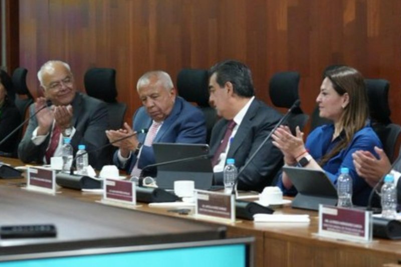 Cambio de timón en el INM: Garduño se va, Céspedes toma el control