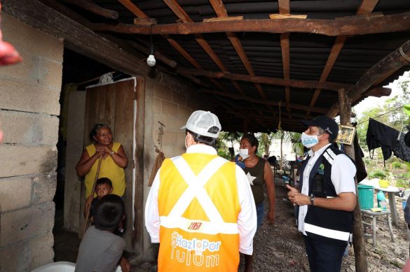 Carlos Joaquín verifica en Tulum las afectaciones de la tormenta “Gamma” y el huracán “Delta”