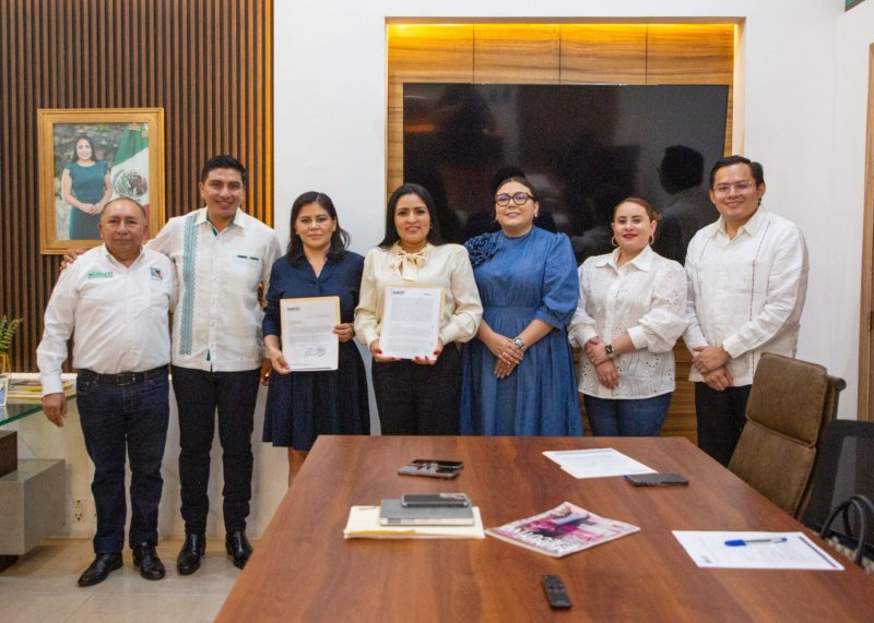 Colaboración entre el Ayuntamiento de Puerto Morelos y el IEQROO para fortalecer la democracia local.
