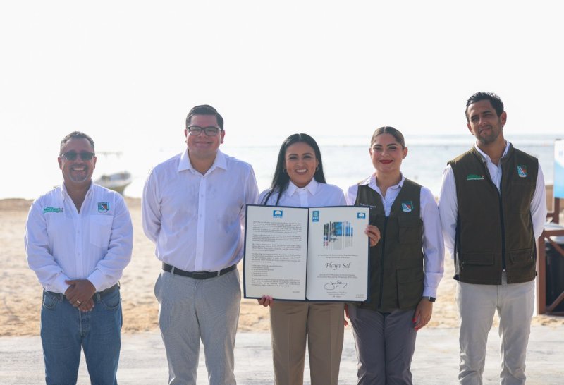 CON ORGULLO IZAMOS NUEVAMENTE LA BANDERA BLUE FLAG EN PLAYA SOL Y VENTANA AL MAR: BLANCA MERARI
