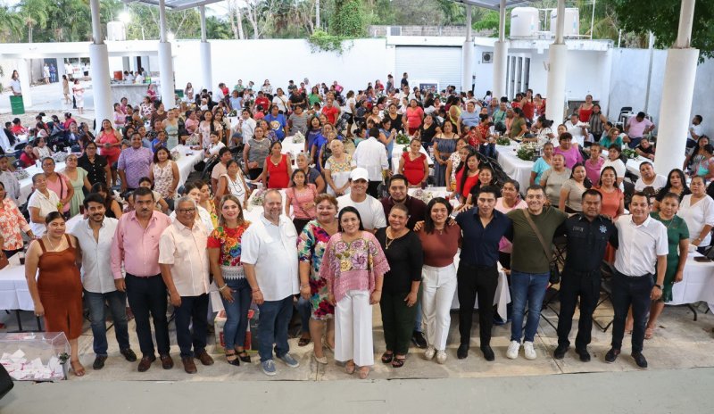 ENCABEZA BLANCA MERARI EN LEONA VICARIO ANIMADO FESTEJO POR EL DÍA DE LAS MADRES