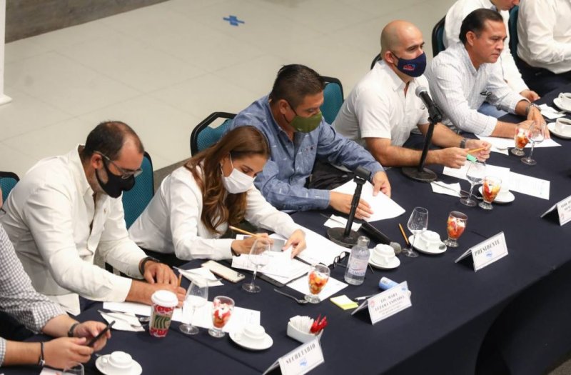 GOBIERNO MUNICIPAL SOSTIENE MESA DE TRABAJO CON NÁUTICOS