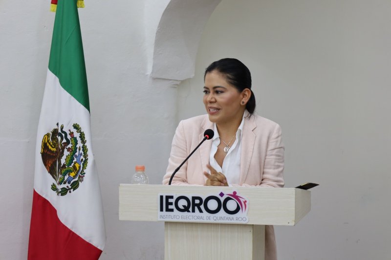 IEQROO premia a ganadores del 2do concurso de fotografía: “Dímelo en una imagen”.