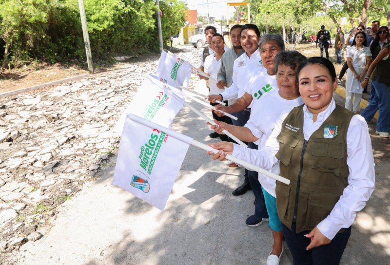 INICIA BLANCA MERARI RECONSTRUCCIÓN DE LA AVENIDA JOAQUÍN HENDRICKS EN PUERTO MORELOS