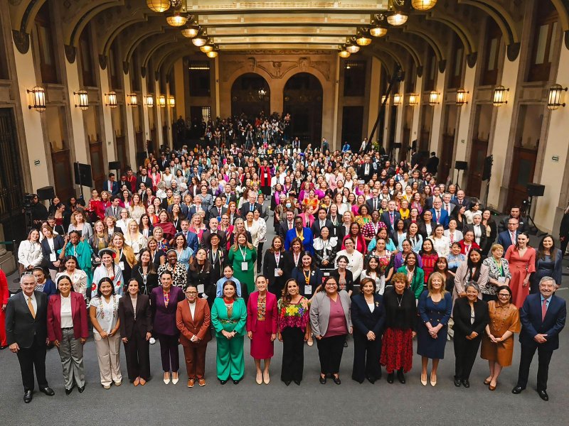 Mujeres al frente: Claudia Sheinbaum inaugura histórica Conferencia Regional acompañada por Mara Lezama