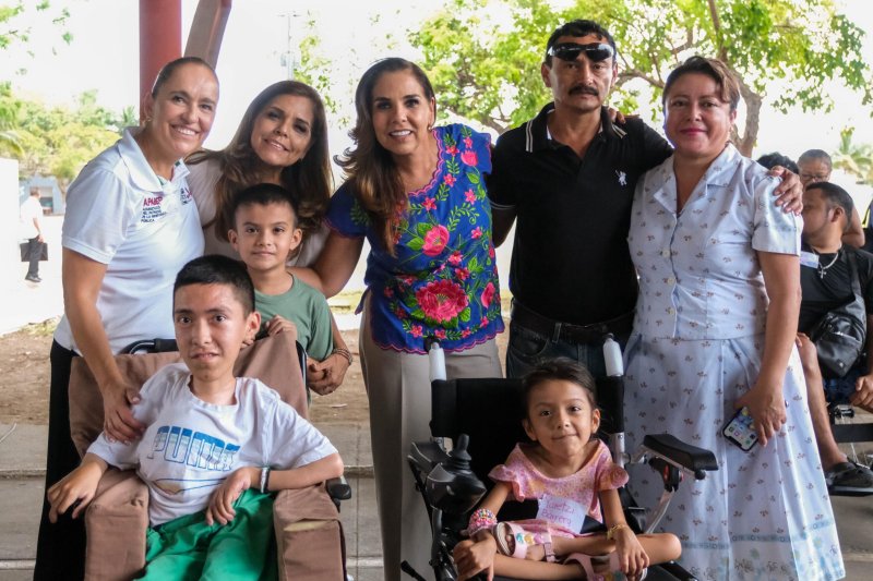 Para avanzar hacia un Quintana Roo más justo e incluyente, Mara Lezama entrega en Cancún sillas de ruedas y transforma vidas