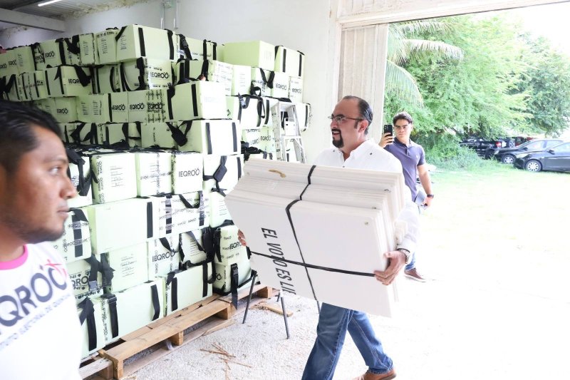 Recibe IEQROO paquetes electorales provenientes de Isla Mujeres