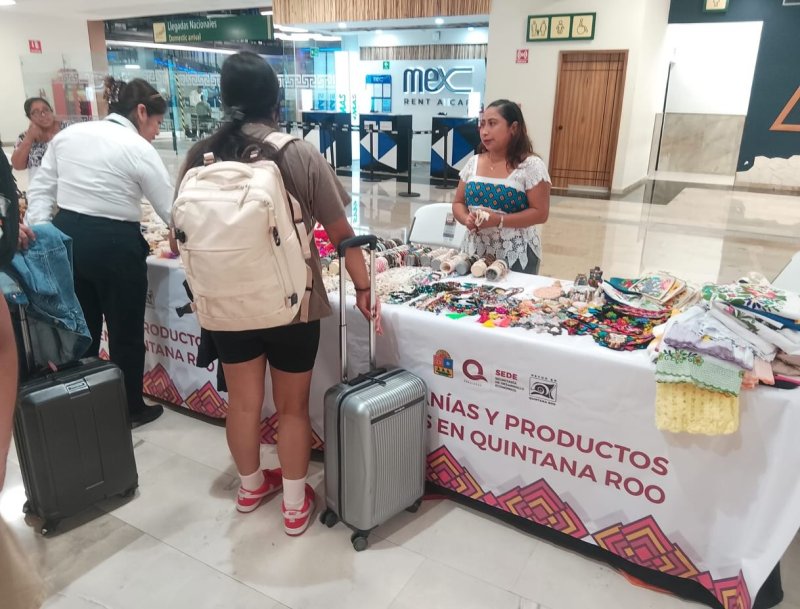 SEDE – Artesanas y artesanos de Quintana Roo exhiben talento local en el Aeropuerto Internacional de Tulum