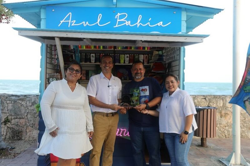 SEDE – Reconocen con Distintivo “Hecho en Quintana Roo” a la tienda Azul Bahía por su aporte cultural