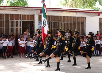 PUERTO MORELOS, LISTO PARA EL REGRESO A CLASES; 4 MIL 877 ESTUDIANTES VUELVEN A LAS AULAS