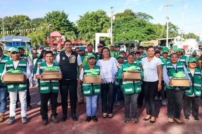 ¡PUERTO MORELOS REFUERZA A SU PERSONAL DE SERVICIOS PÚBLICOS! BLANCA MERARI ENTREGA UNIFORMES A 123 TRABAJADORES